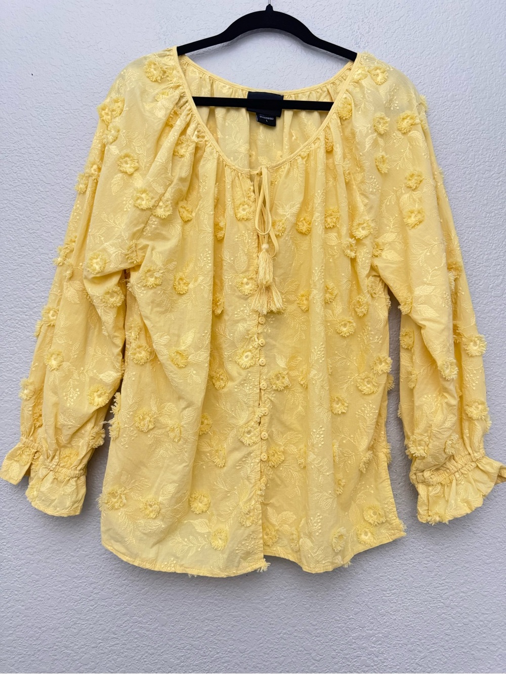 LIV Los Angeles Yellow Floral Embroidered Peasant Top Blouse Size Large